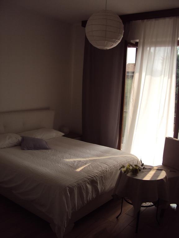 B&B Rosa Del Garda Lazise Habitación foto